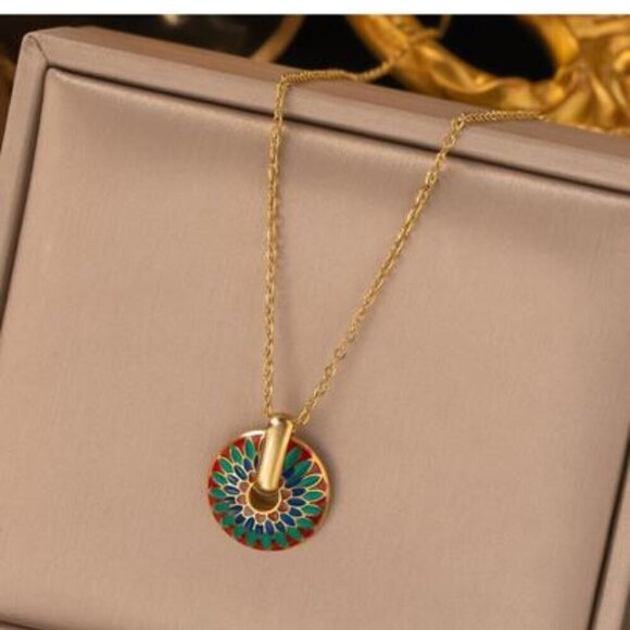 14k Gold Filled Marble Pattern Set: Necklace and hoop earrings - Picture 2 of 4